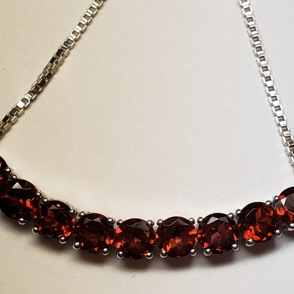 Mozambique Garnet Bolo bracelet - Picture 3 of 3